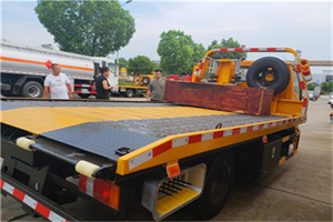 广河附近拖车电话号码服务